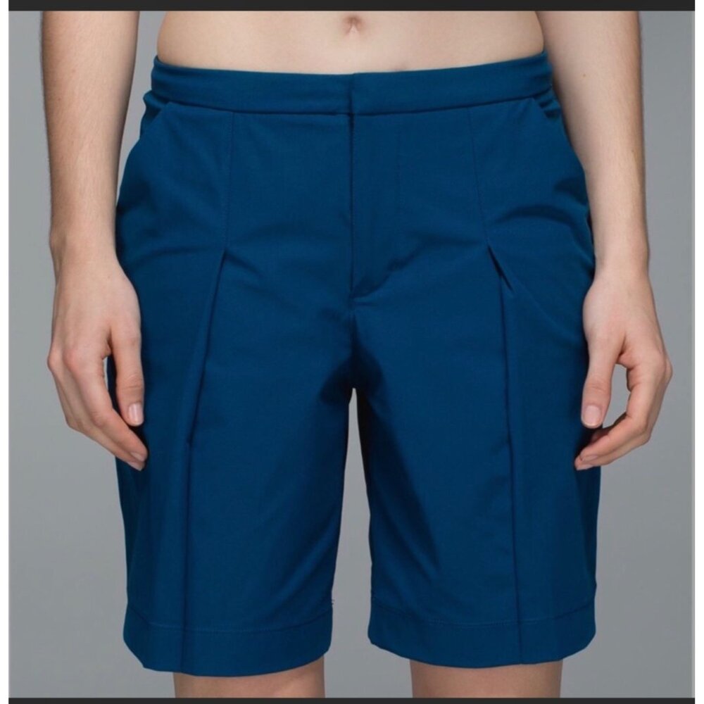 Lululemon women Long story shorts size‎ 4